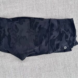 lululemon align Black Camouflage Leggings size 4 in 7/8 length